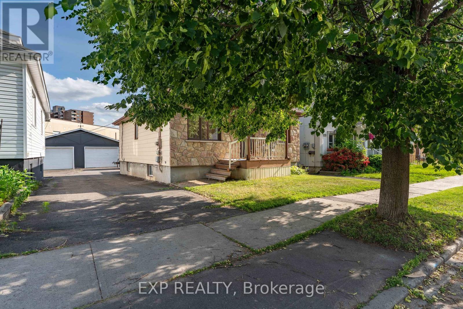 Property at 318 MONTFORT STREET image 4