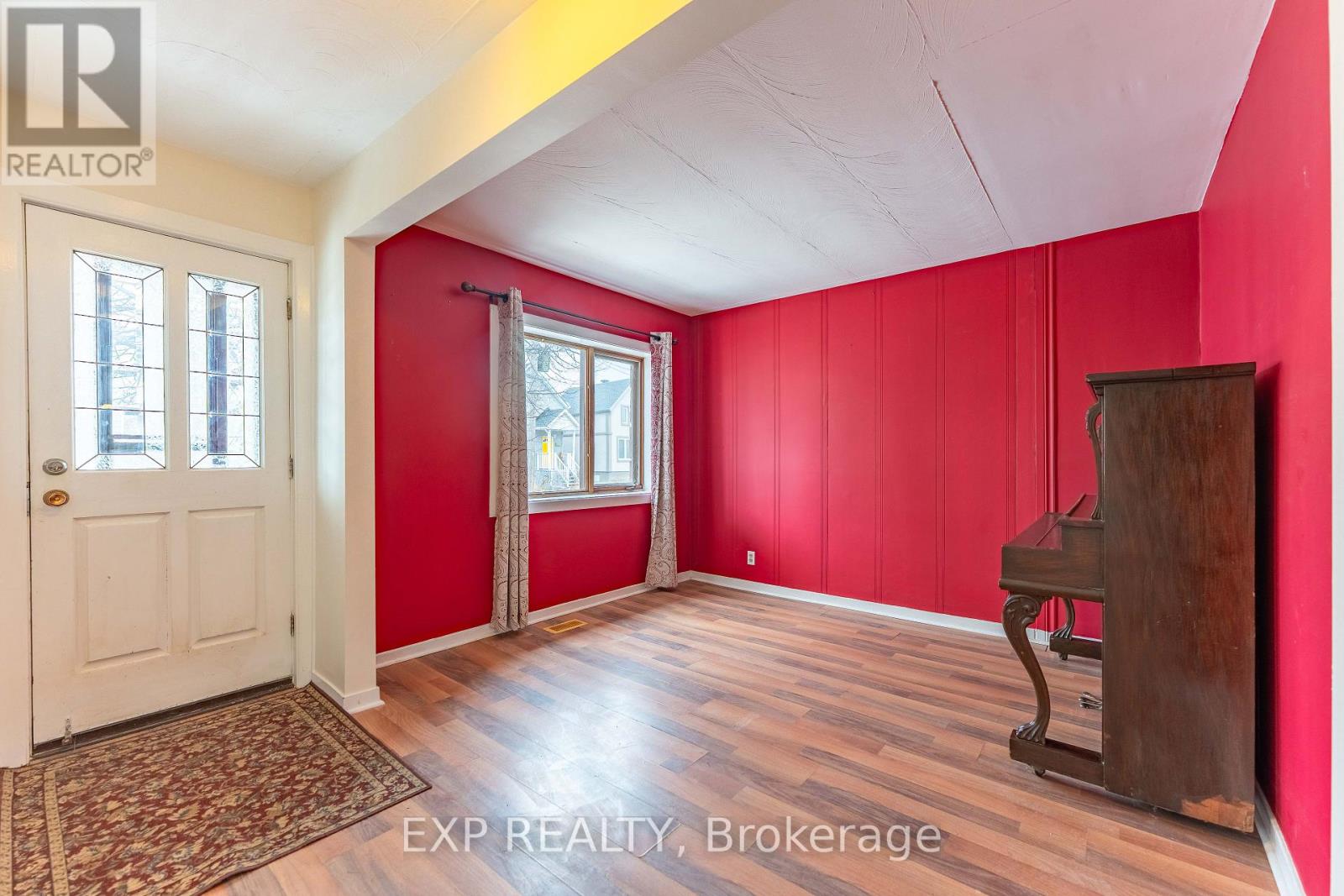 Property at 318 MONTFORT STREET image 5