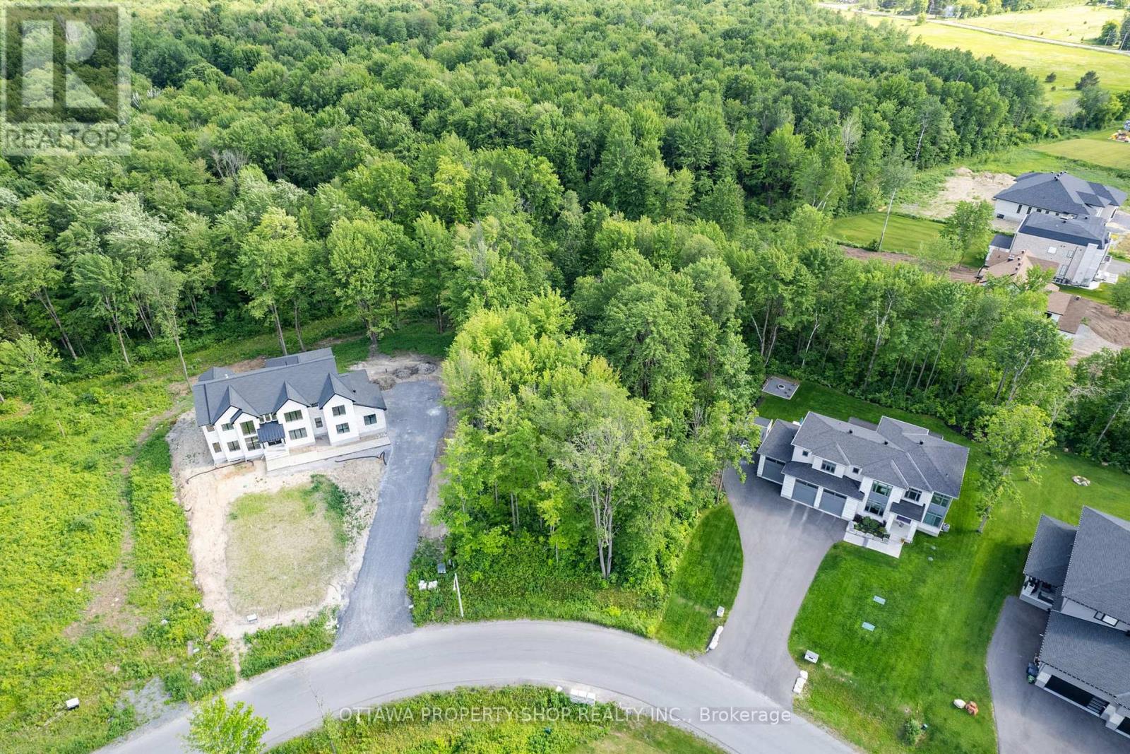 583 Shoreway Drive, Ottawa, Ontario  K4P 0G3 - Photo 2 - X12236626