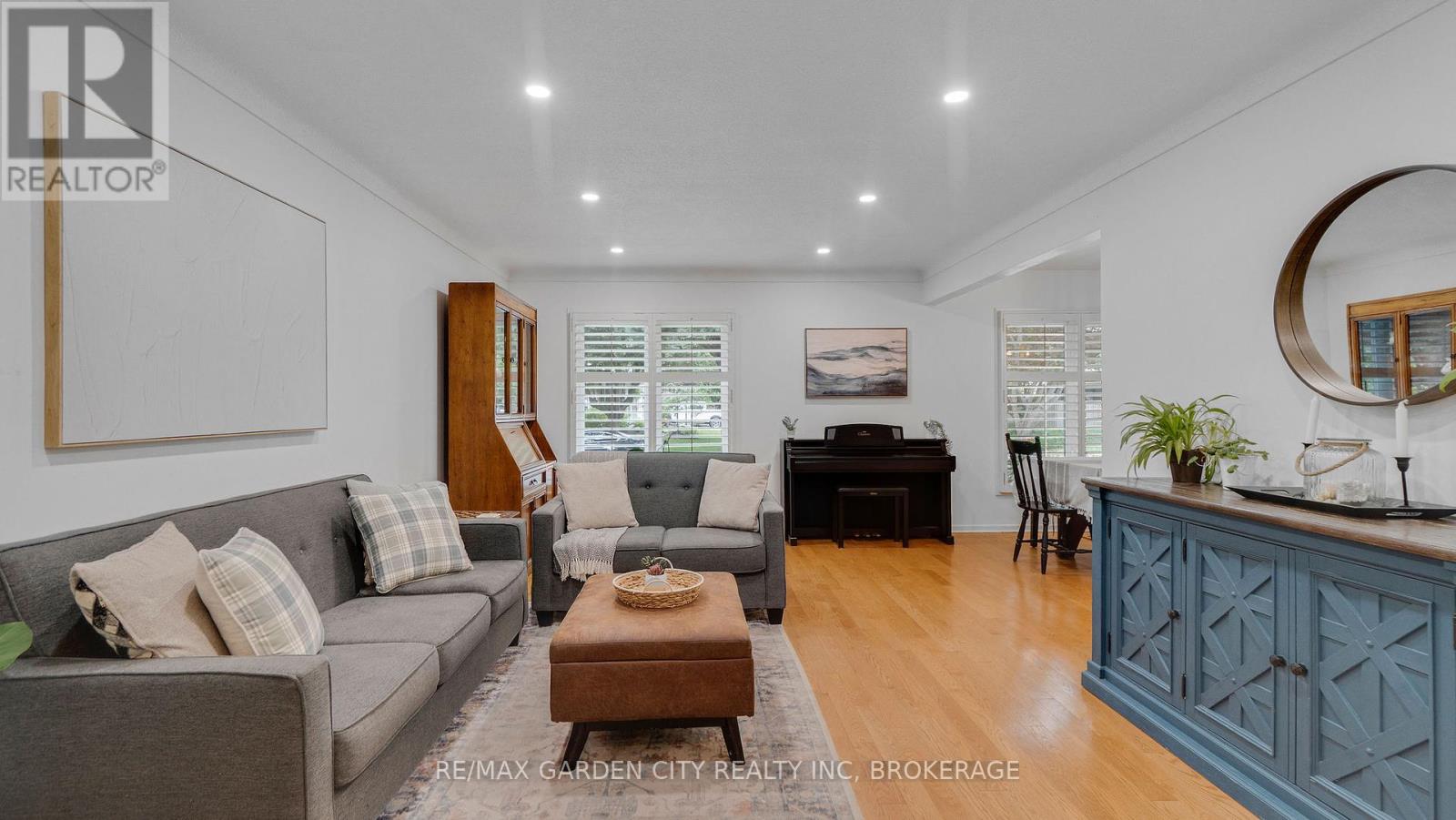 Property at 8 JESSICA DRIVE image 5
