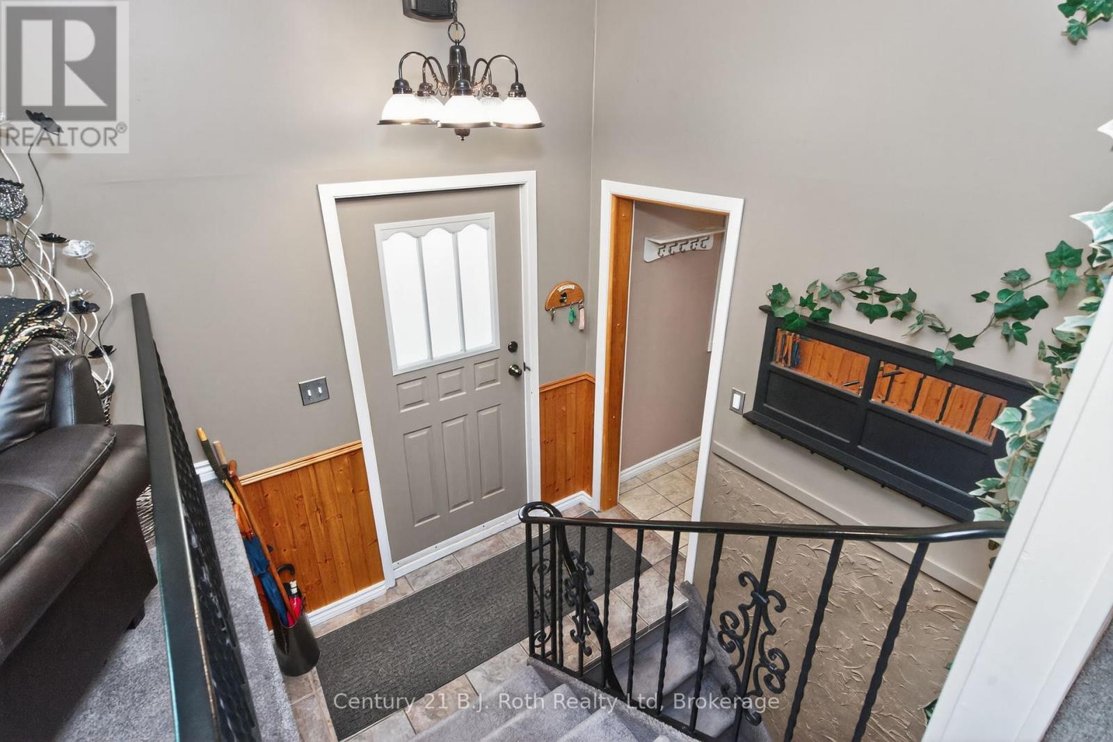 573 Lafontaine Road E, Tiny, Ontario  L9M 0S3 - Photo 7 - S12236641