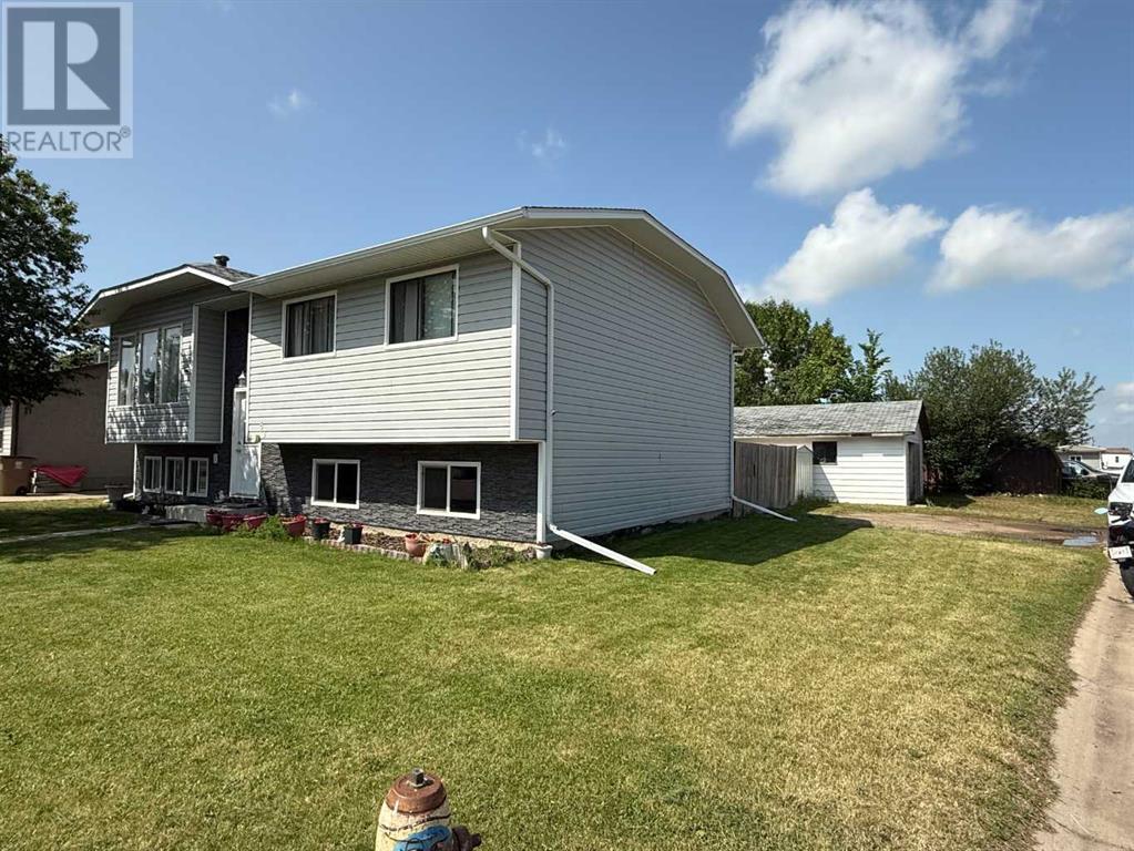 Property at 63 Ash Street W image 2