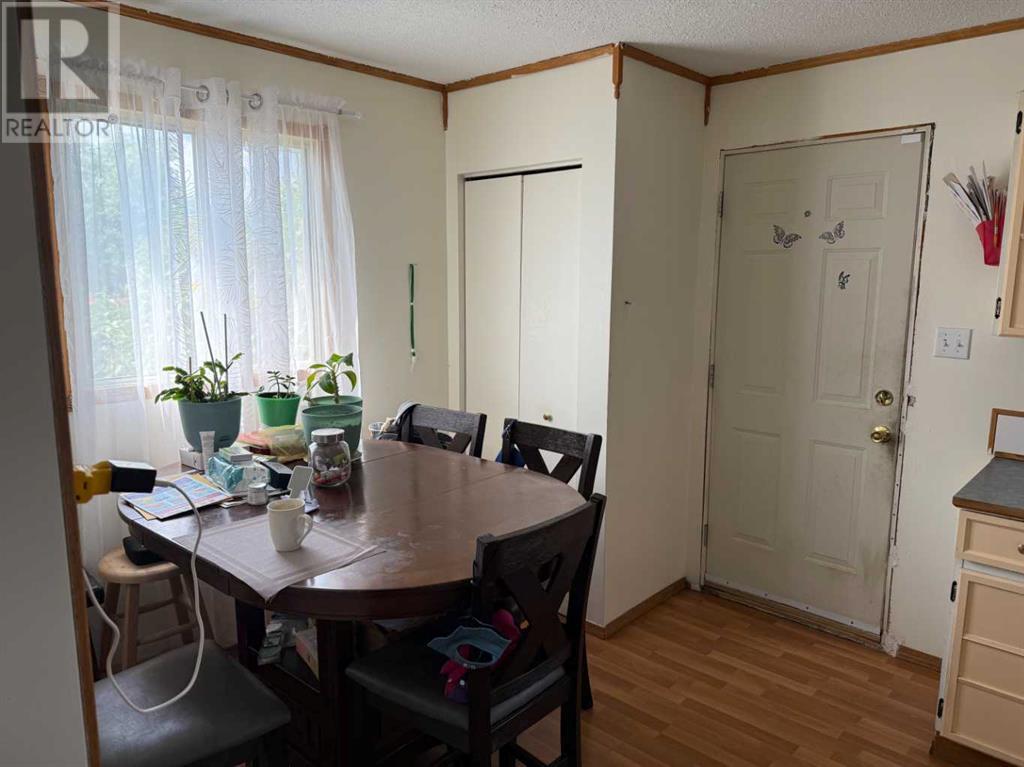 Property at 63 Ash Street W image 4