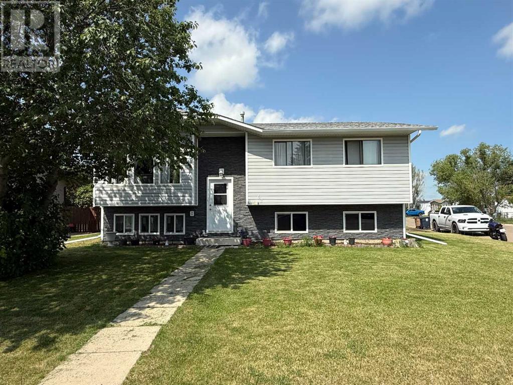 Property at 63 Ash Street W image 1