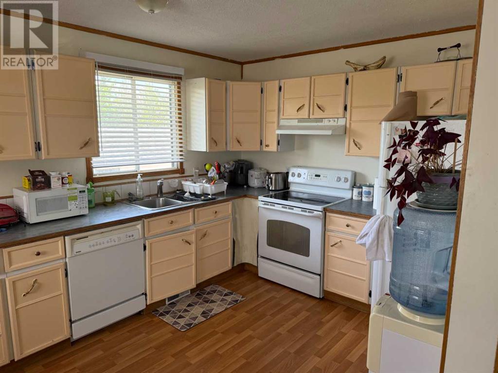 Property at 63 Ash Street W image 3