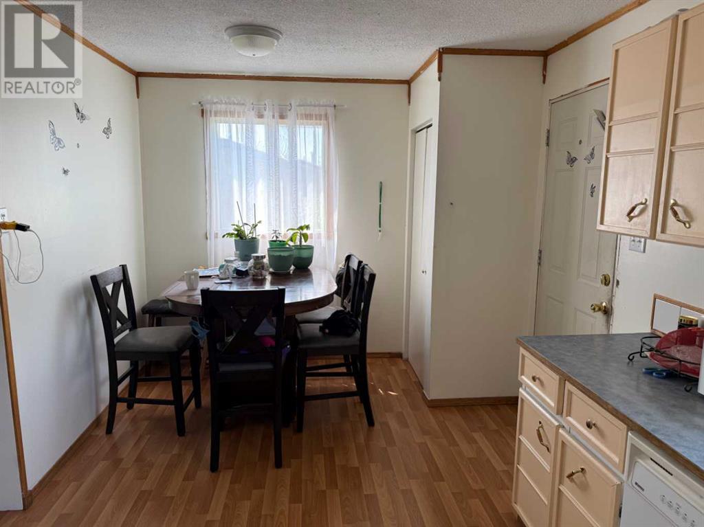Property at 63 Ash Street W image 5