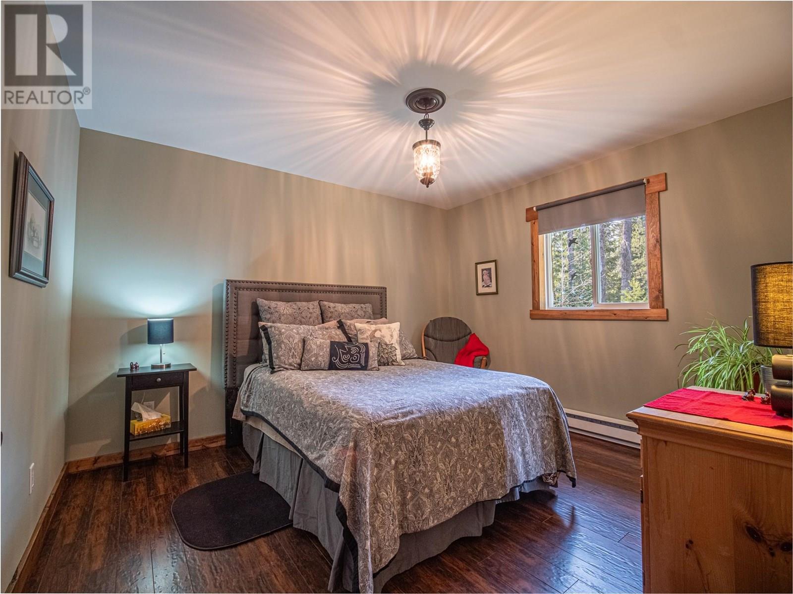 7957 3 Highway, Yahk, British Columbia  V0B 2P0 - Photo 28 - 10352480