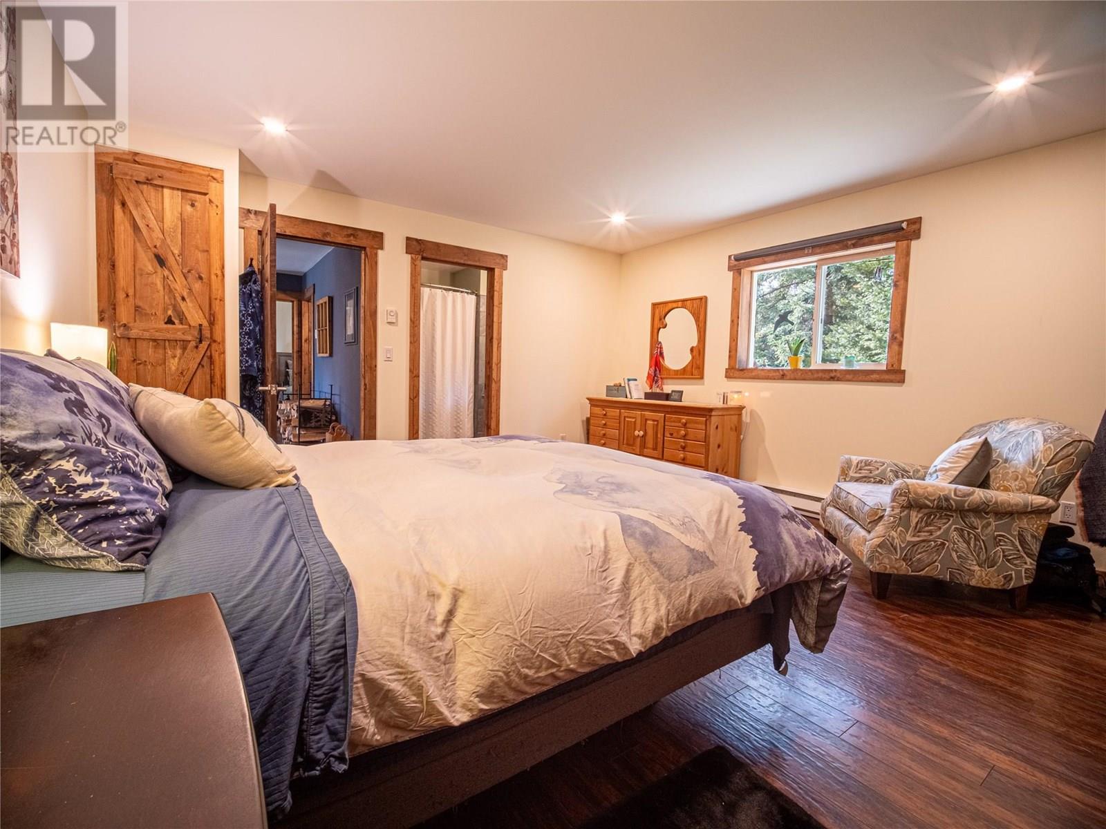 7957 3 Highway, Yahk, British Columbia  V0B 2P0 - Photo 25 - 10352480