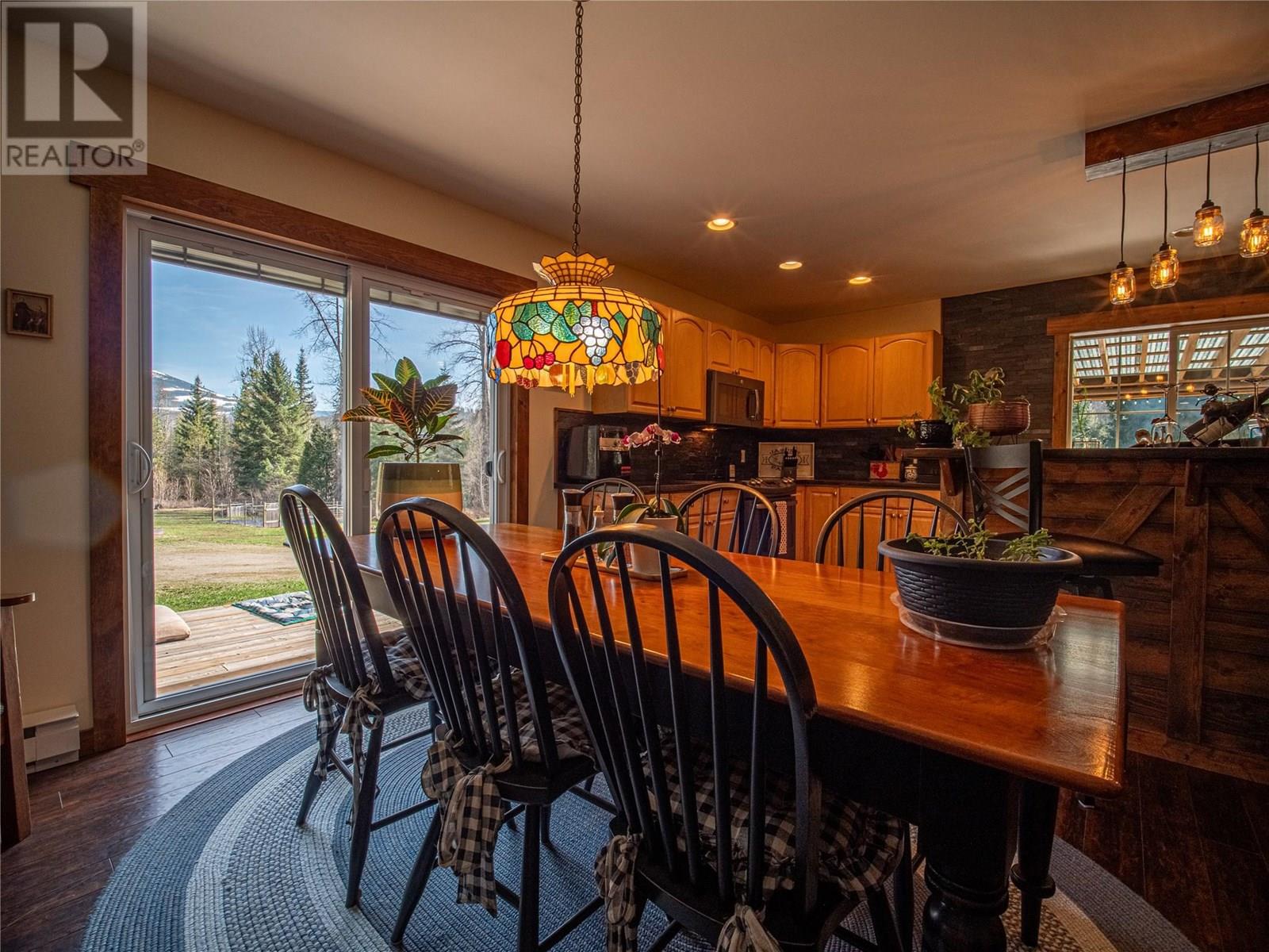 7957 3 Highway, Yahk, British Columbia  V0B 2P0 - Photo 16 - 10352480