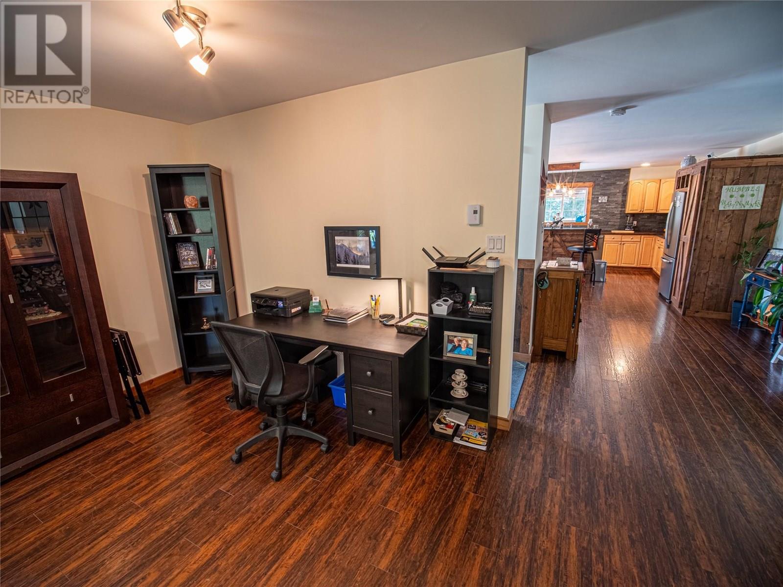 7957 3 Highway, Yahk, British Columbia  V0B 2P0 - Photo 23 - 10352480