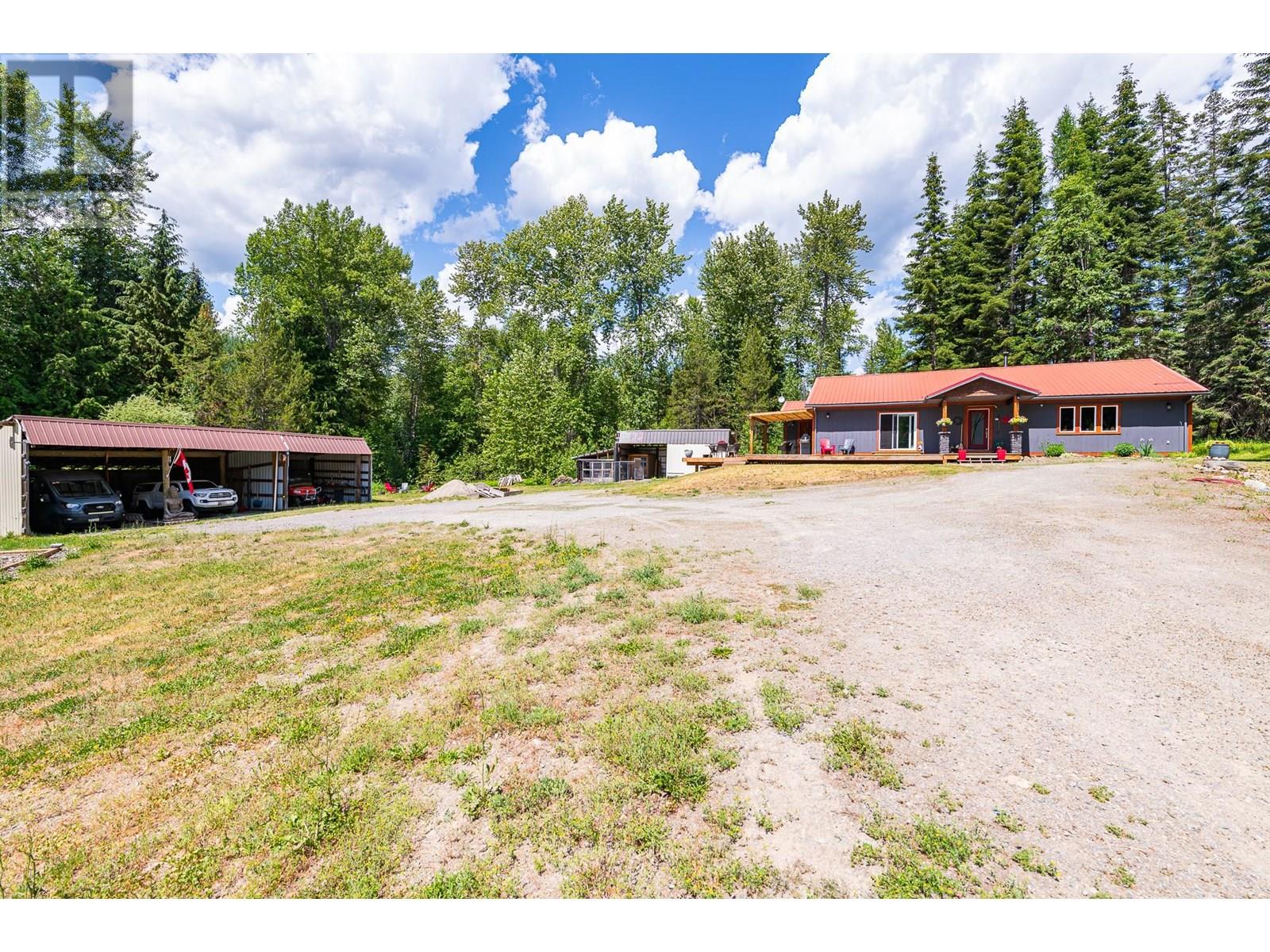 7957 3 Highway, Yahk, British Columbia  V0B 2P0 - Photo 34 - 10352480
