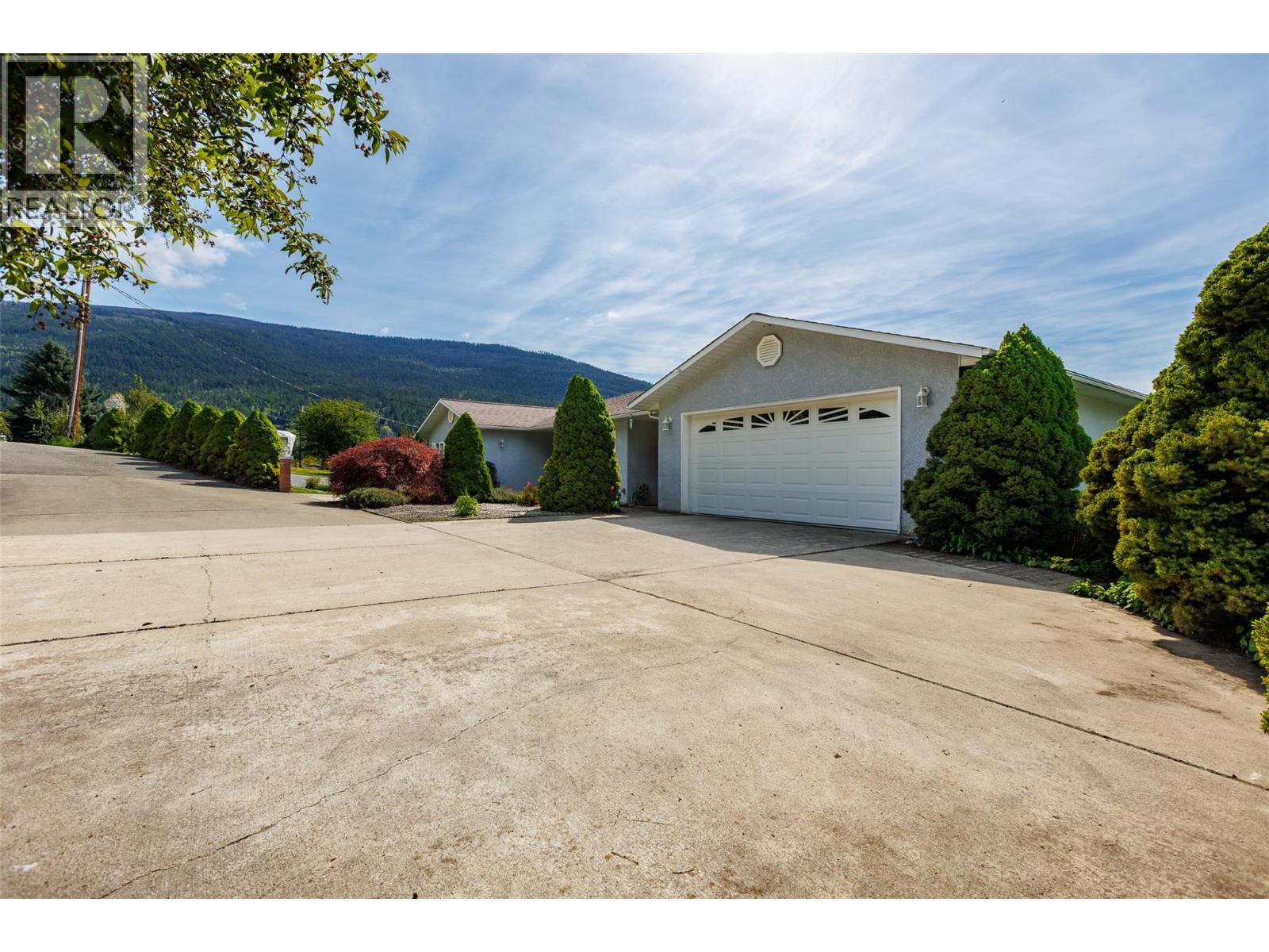 1061 Westview Road, Creston, British Columbia  V0B 2N2 - Photo 3 - 10353054