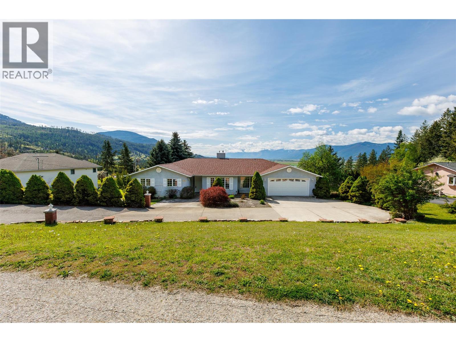 1061 Westview Road, Creston, British Columbia  V0B 2N2 - Photo 1 - 10353054