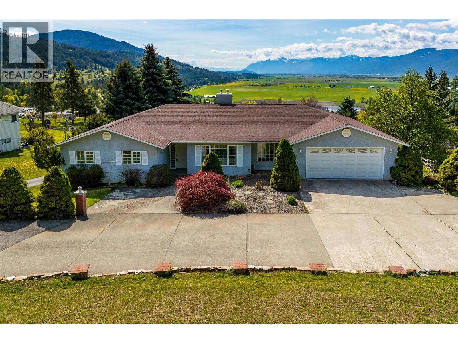 1061 Westview Road, Creston, British Columbia  V0B 2N2 - Photo 2 - 10353054