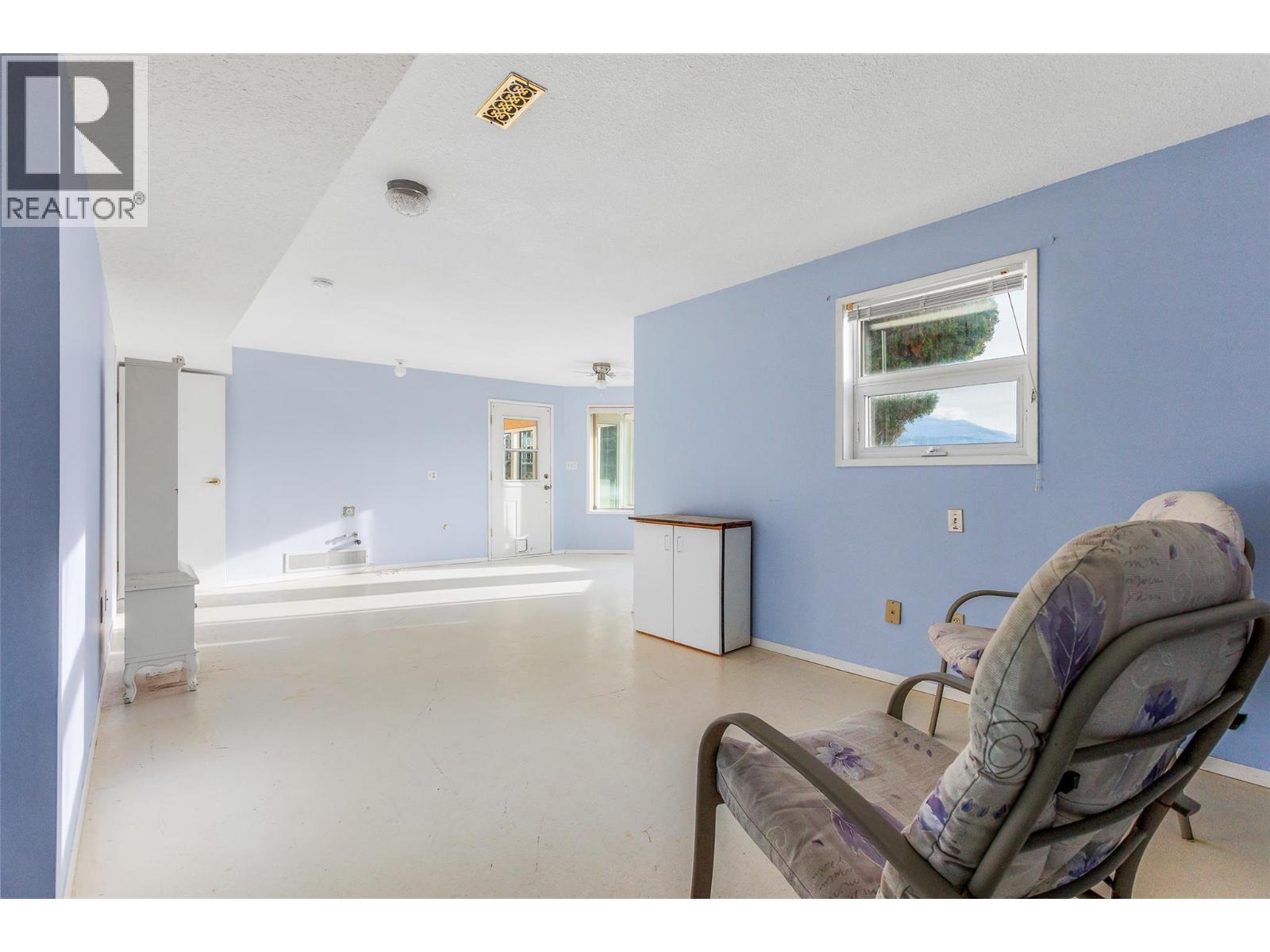 1061 Westview Road, Creston, British Columbia  V0B 2N2 - Photo 39 - 10353054