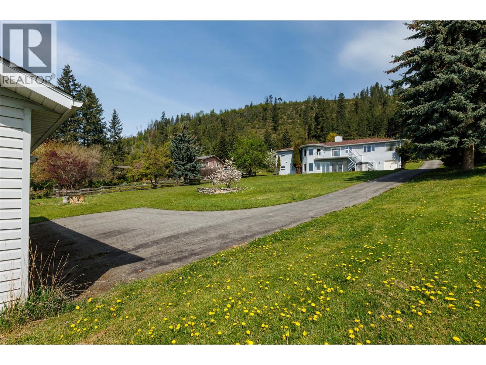 1061 Westview Road, Creston, British Columbia  V0B 2N2 - Photo 71 - 10353054