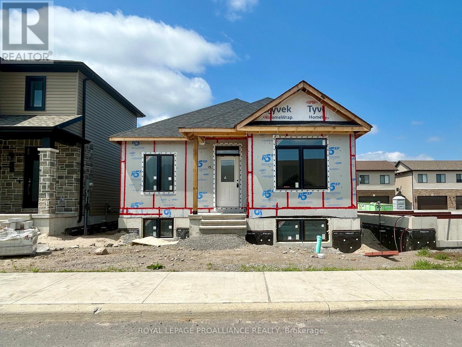 Property at 81 ATHABASKA DRIVE image 4