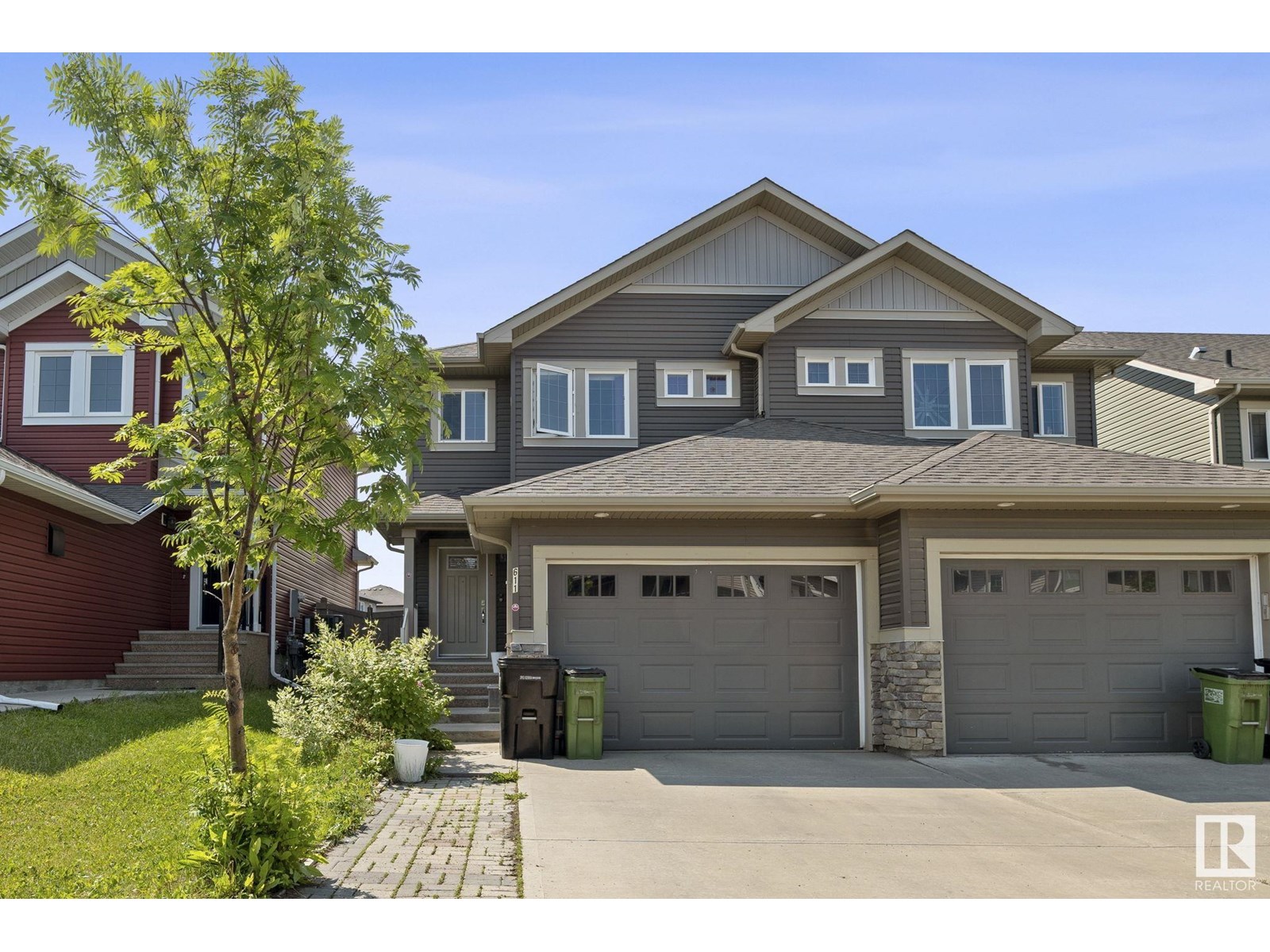 Property at 611 40 AV NW image 3