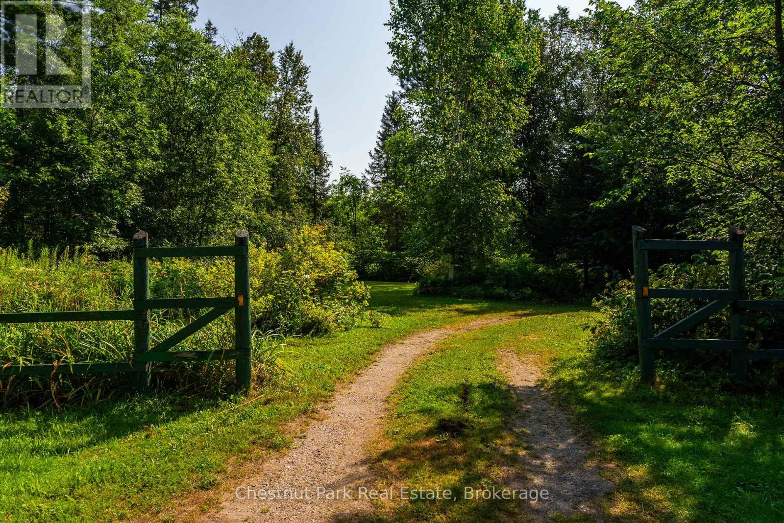 1 & 5 Barrie Street, Sundridge, Ontario  P0A 1Z0 - Photo 9 - X12116148