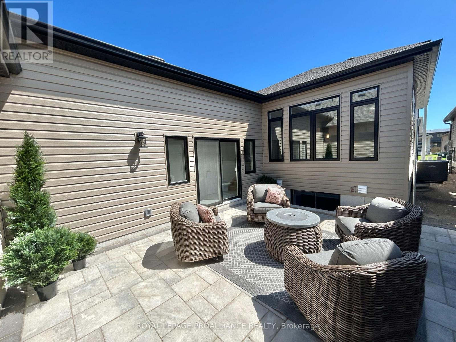 Property at 79 ATHABASKA DRIVE image 3