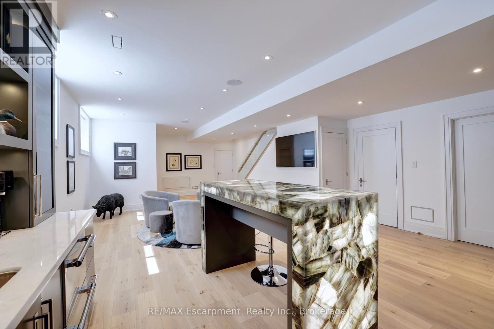 4 - 2134 New Street, Burlington, Ontario  L7R 1H8 - Photo 37 - W12236795