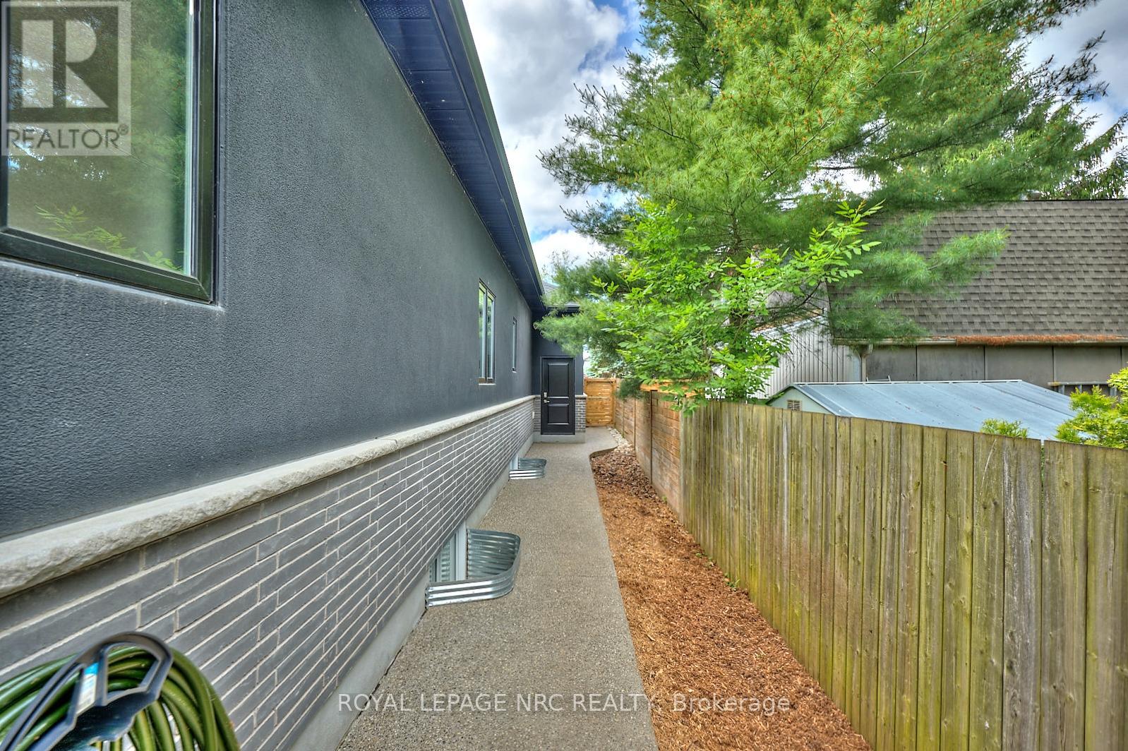 62 Bacon Lane, Pelham, Ontario  L3C 3E6 - Photo 10 - X12236779