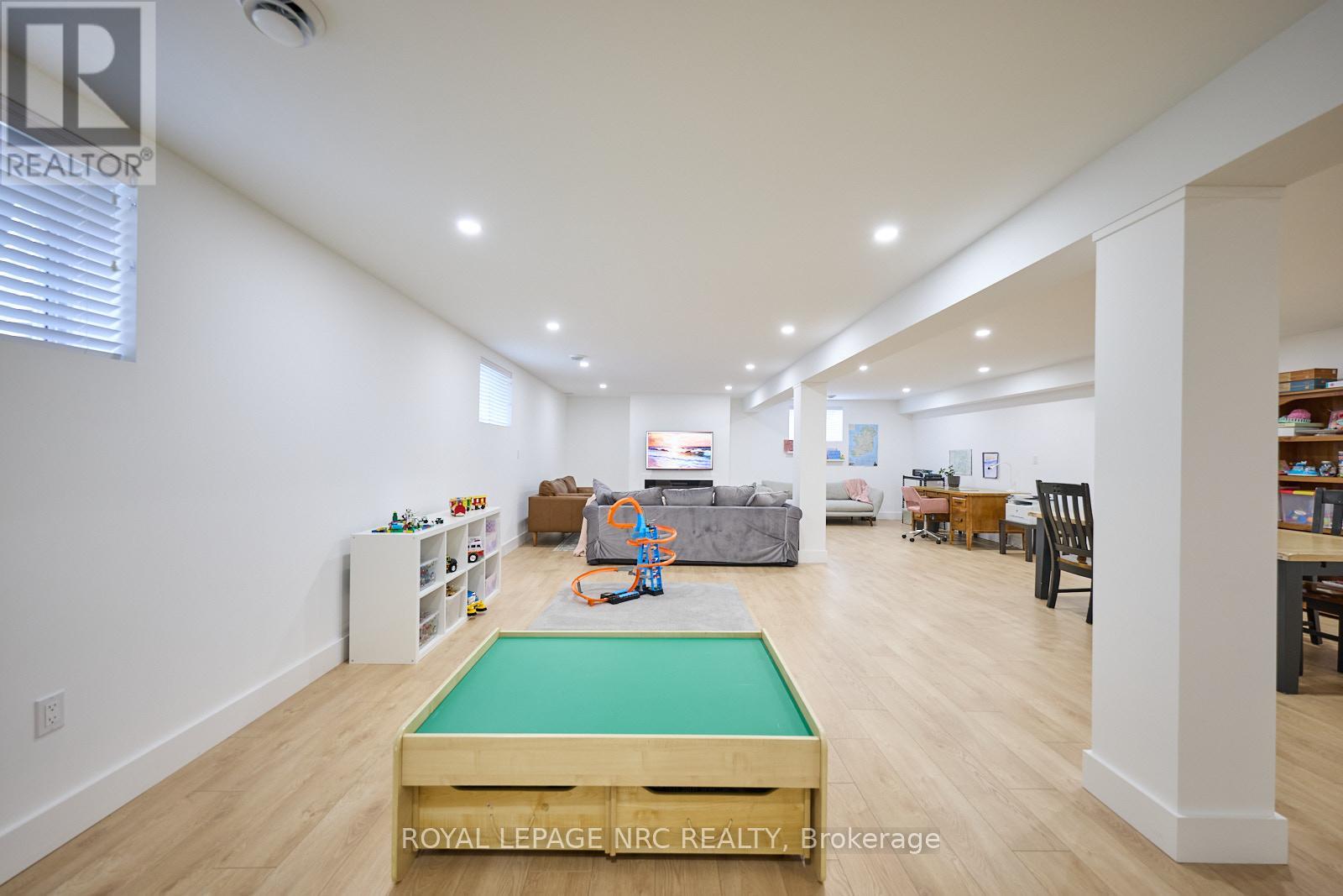 62 Bacon Lane, Pelham, Ontario  L3C 3E6 - Photo 32 - X12236779