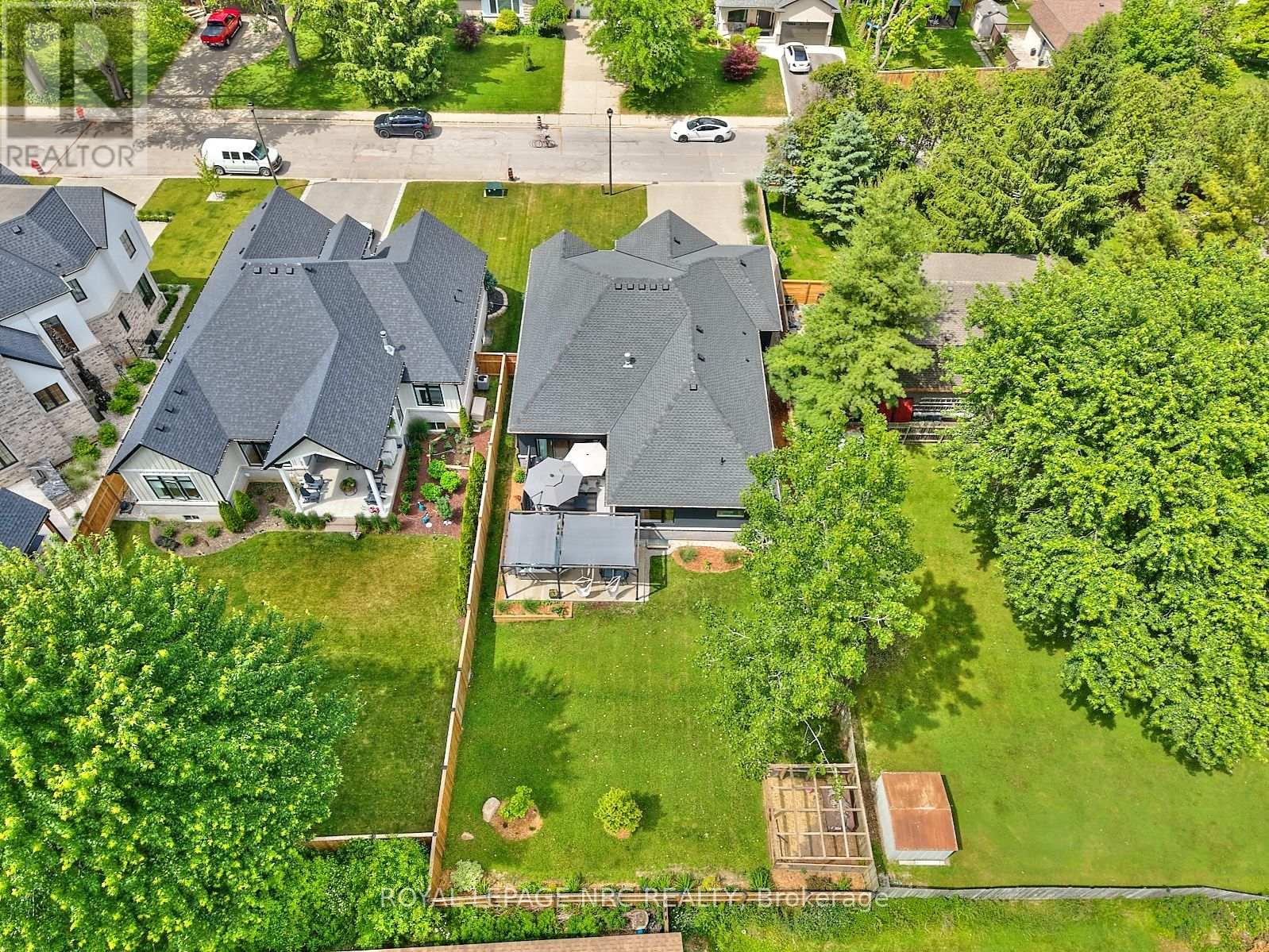 62 Bacon Lane, Pelham, Ontario  L3C 3E6 - Photo 39 - X12236779