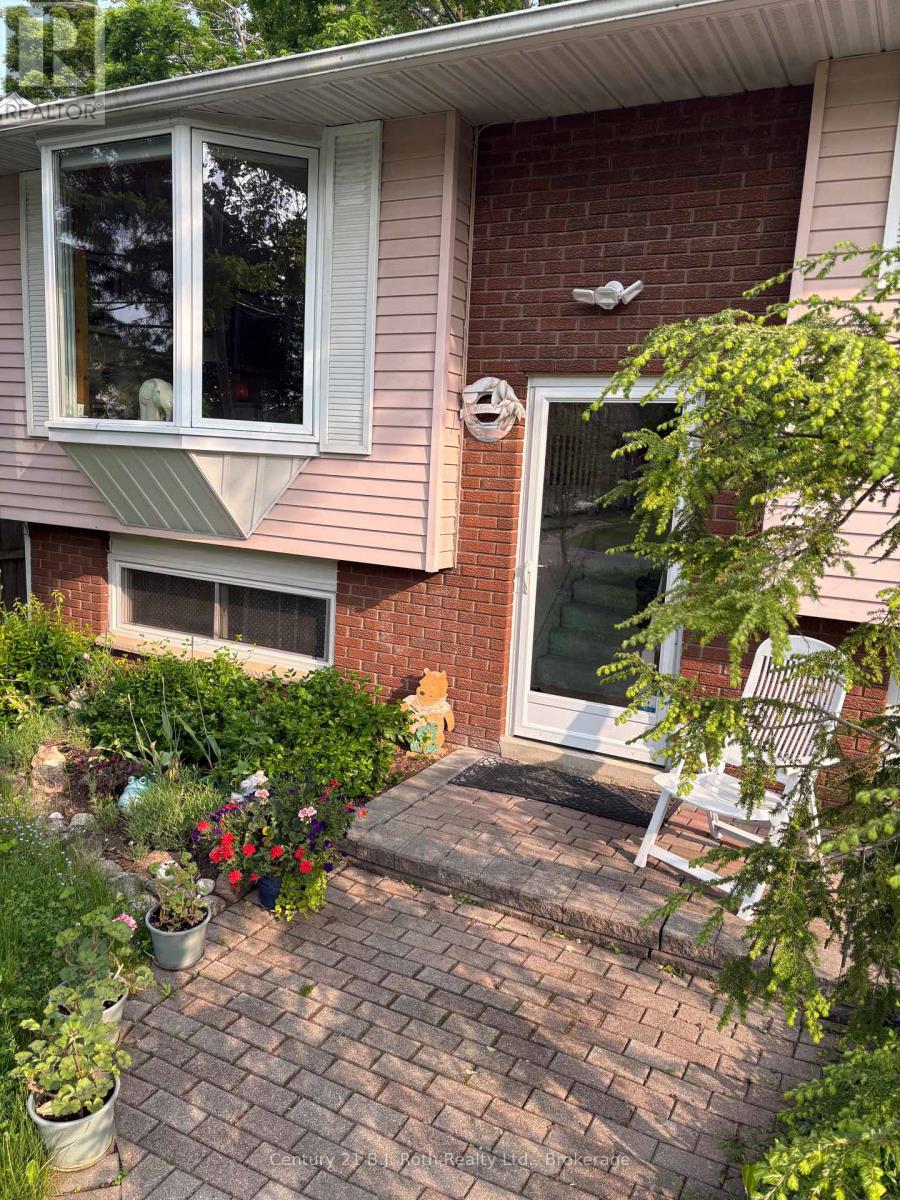 Property at 24 CHAMPLAIN STREET image 4