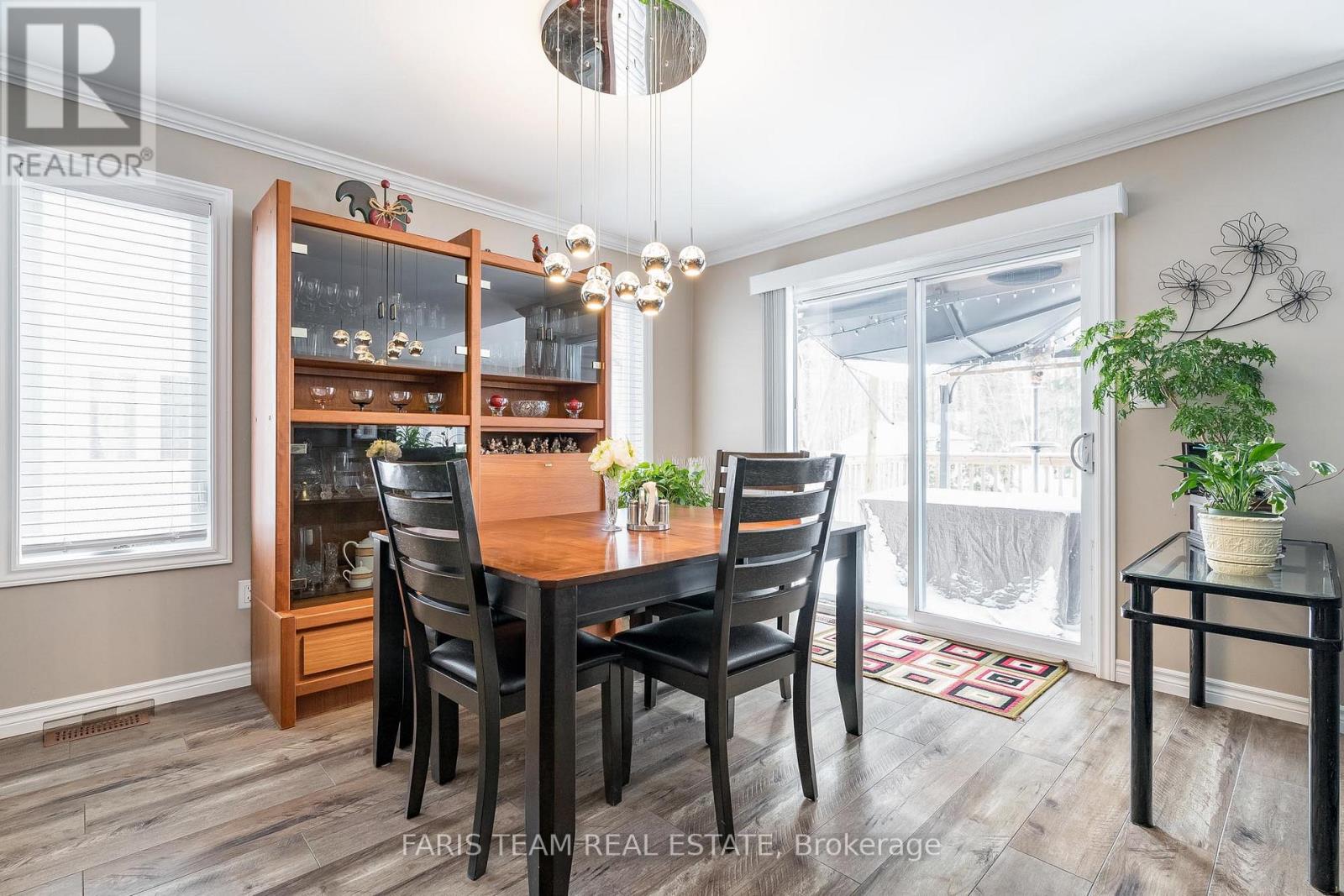 Property at 145 PINERIDGE GATE image 5