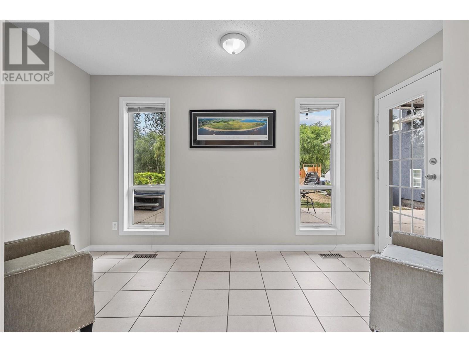Property at 11591 Turtle Bay Court image 2