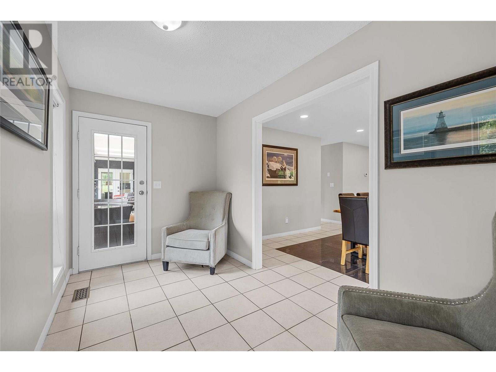 Property at 11591 Turtle Bay Court image 3