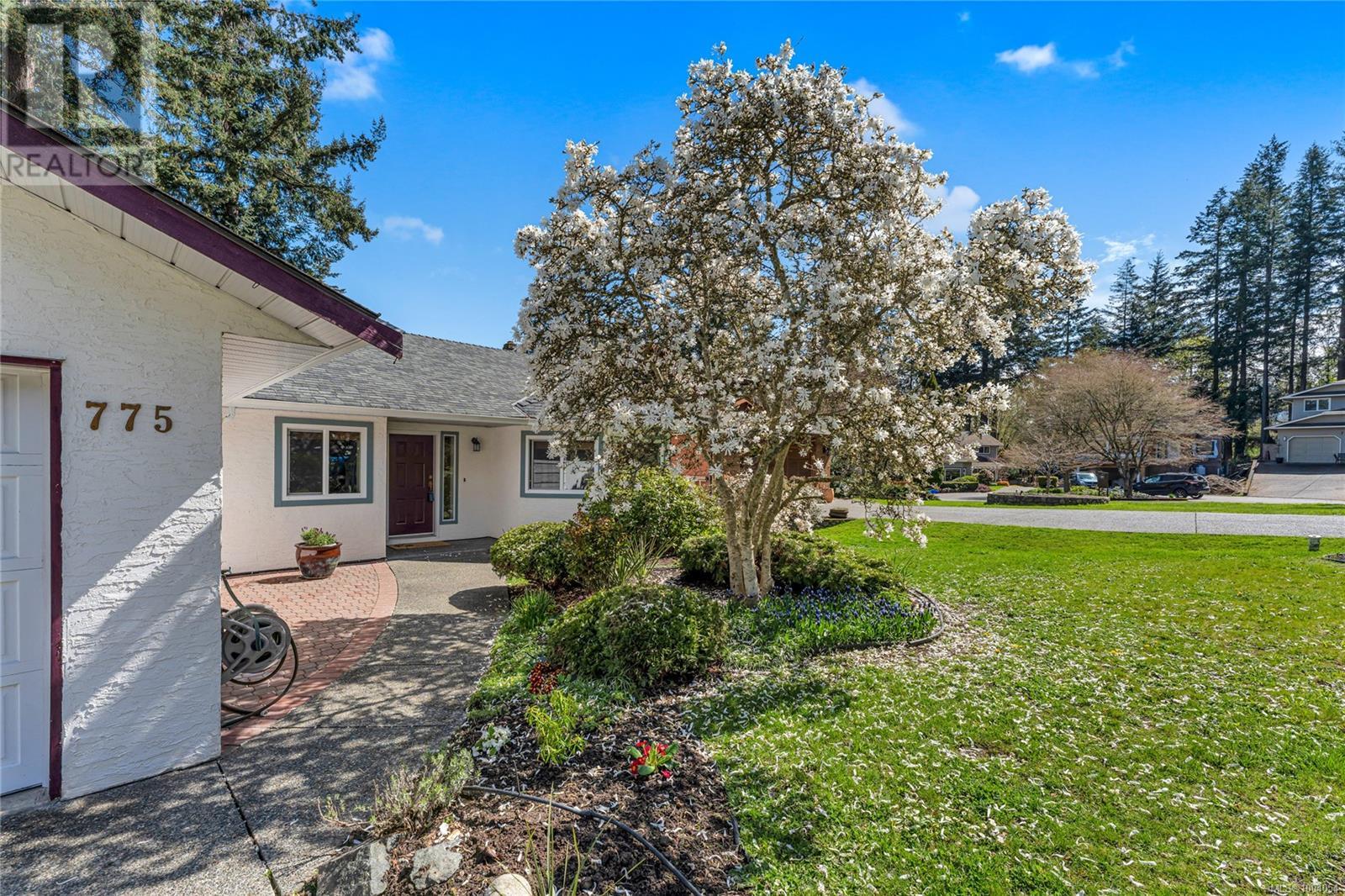 Property at 775 Menawood Pl image 1