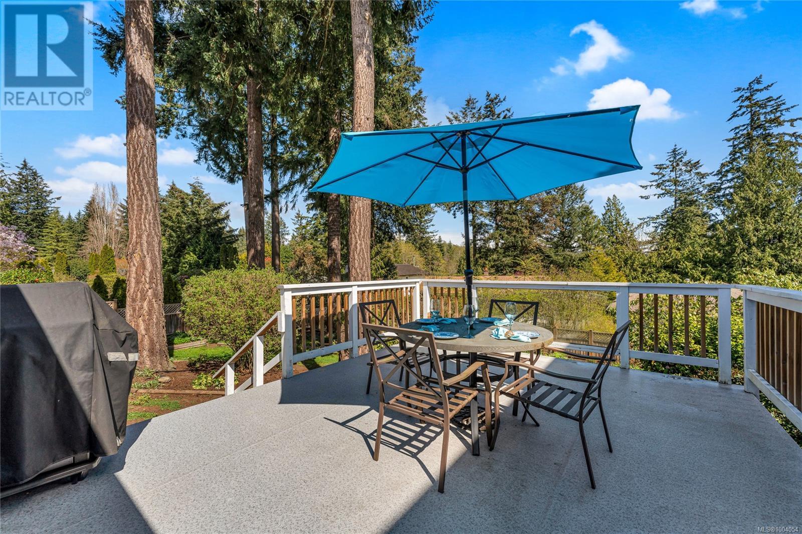 Property at 775 Menawood Pl image 4