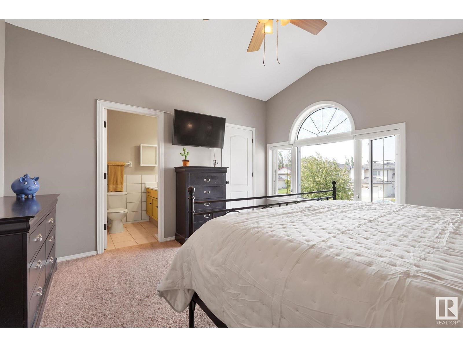 Property at 2917 152 AV NW image 3