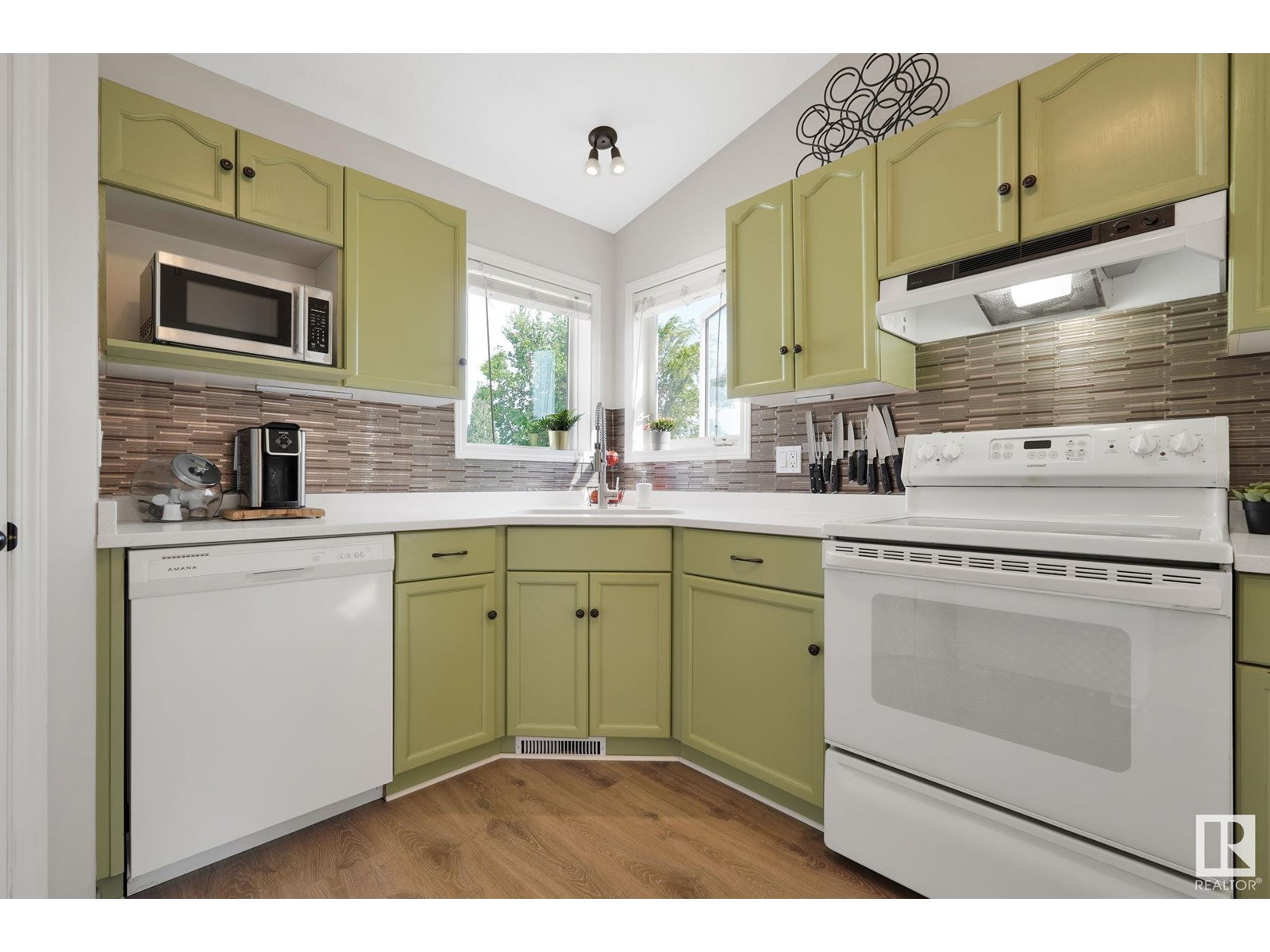 Property at 2917 152 AV NW image 1