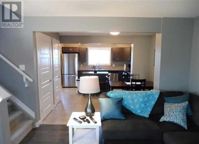 Property at 8828 96 Avenue image 4