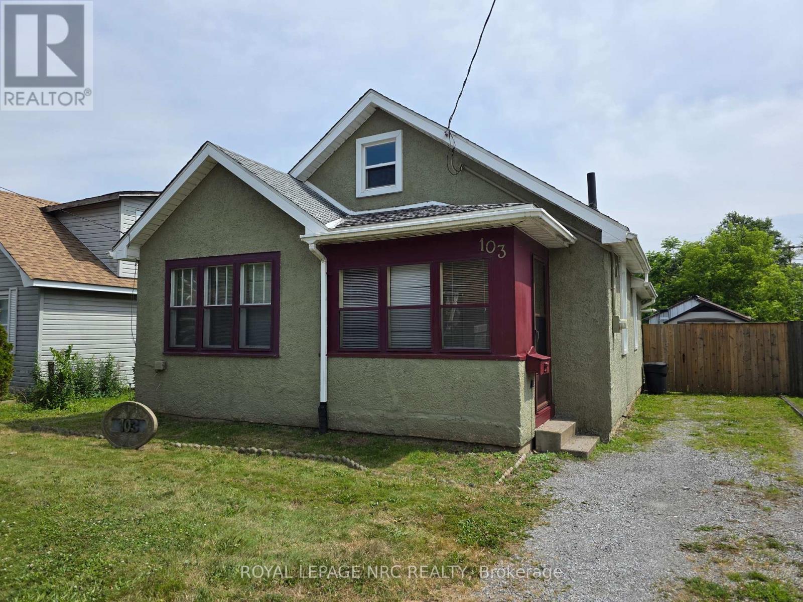 Property at 103 MAIN STREET E image 3