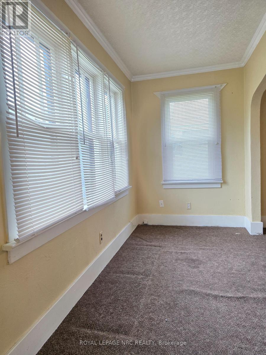 Property at 103 MAIN STREET E image 5