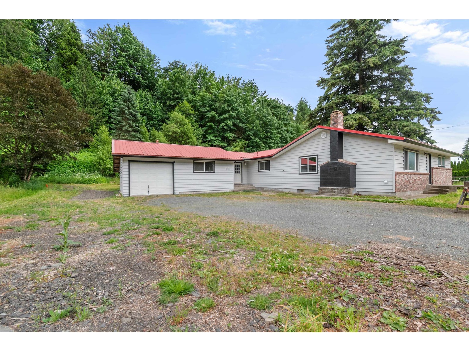 Property at 1010 COLUMBIA VALLEY ROAD image 3
