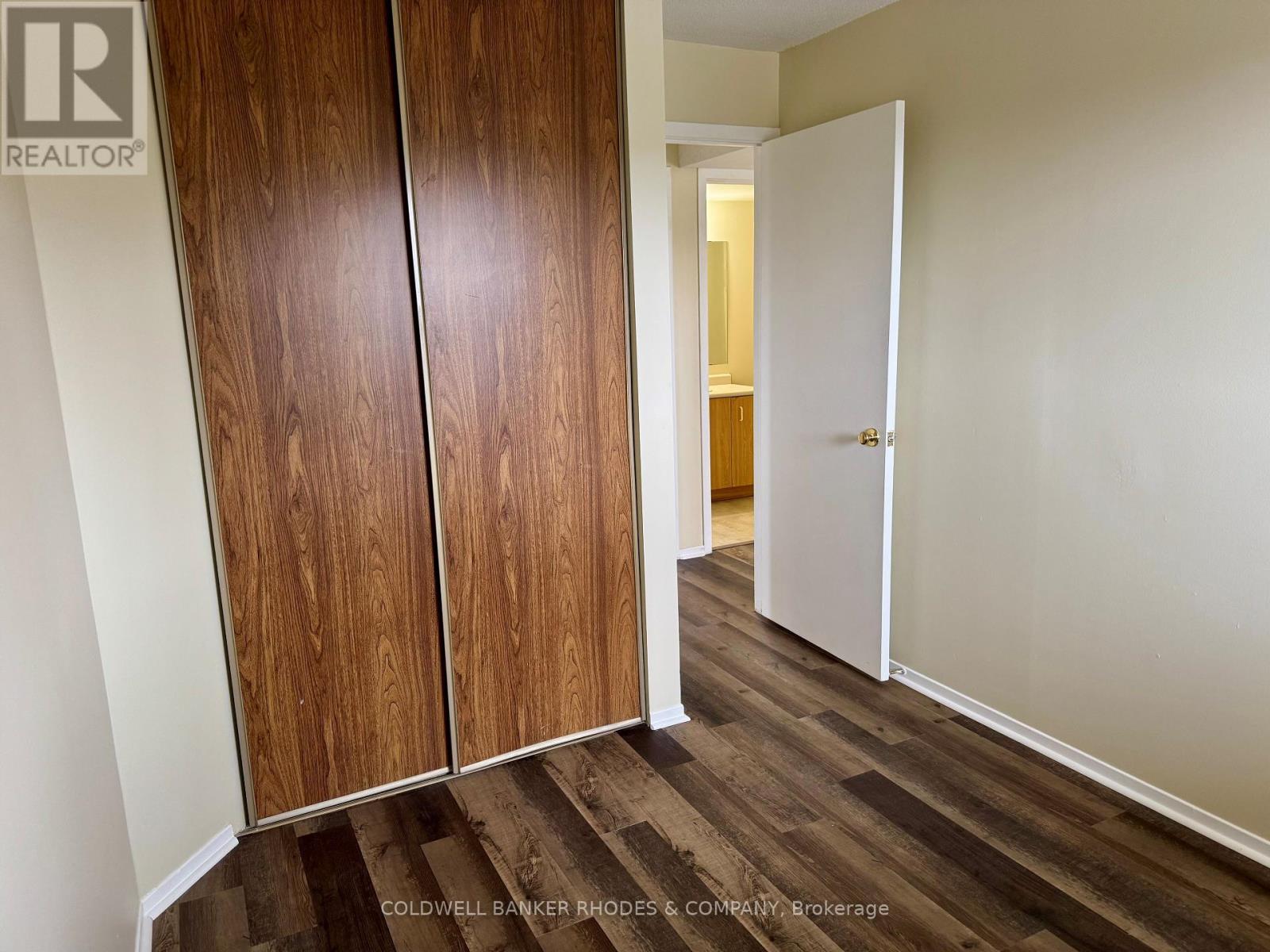 404 - 325 Centrum Boulevard, Ottawa, Ontario  K1E 3W8 - Photo 7 - X12236870