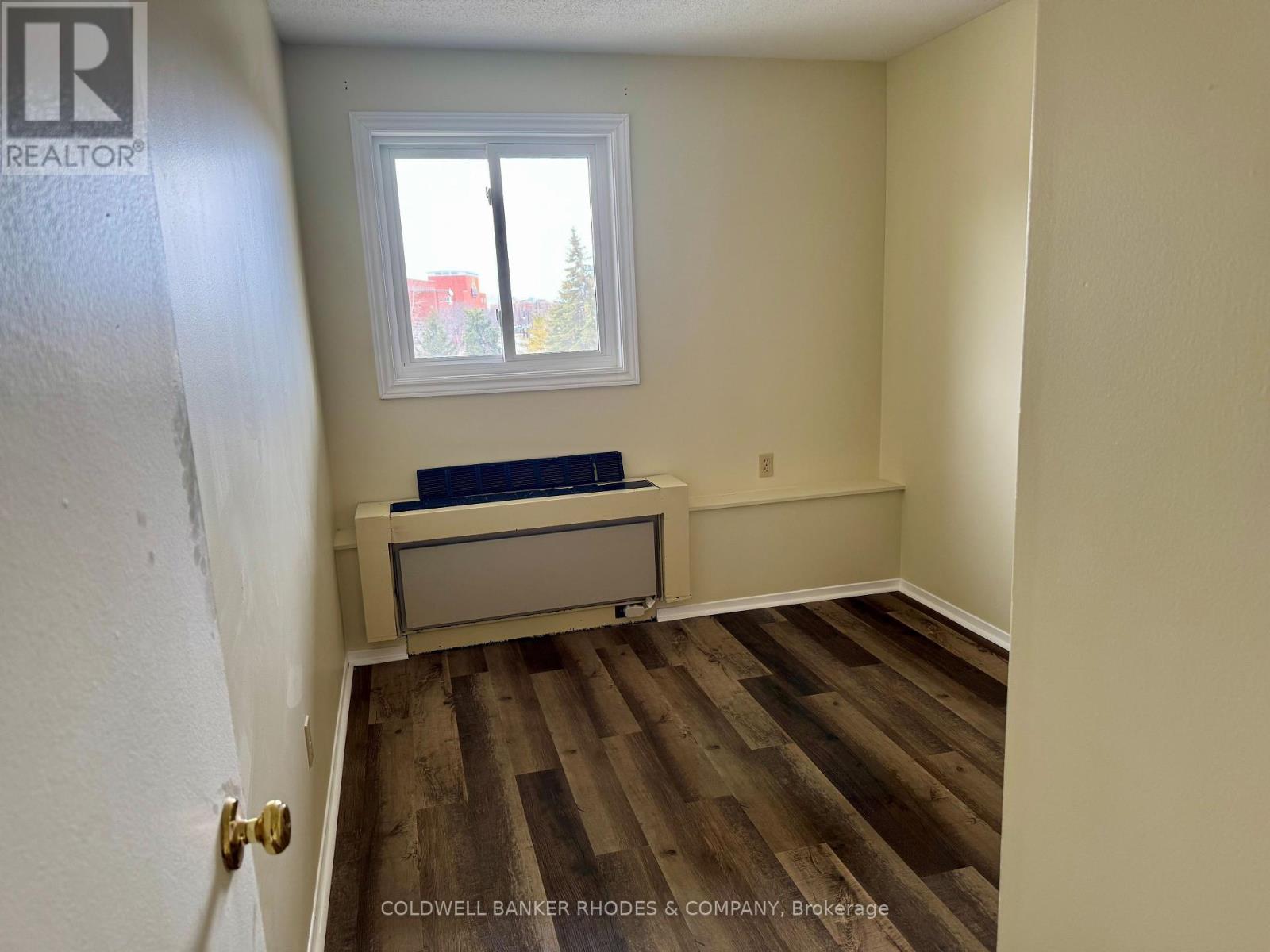 404 - 325 Centrum Boulevard, Ottawa, Ontario  K1E 3W8 - Photo 8 - X12236870