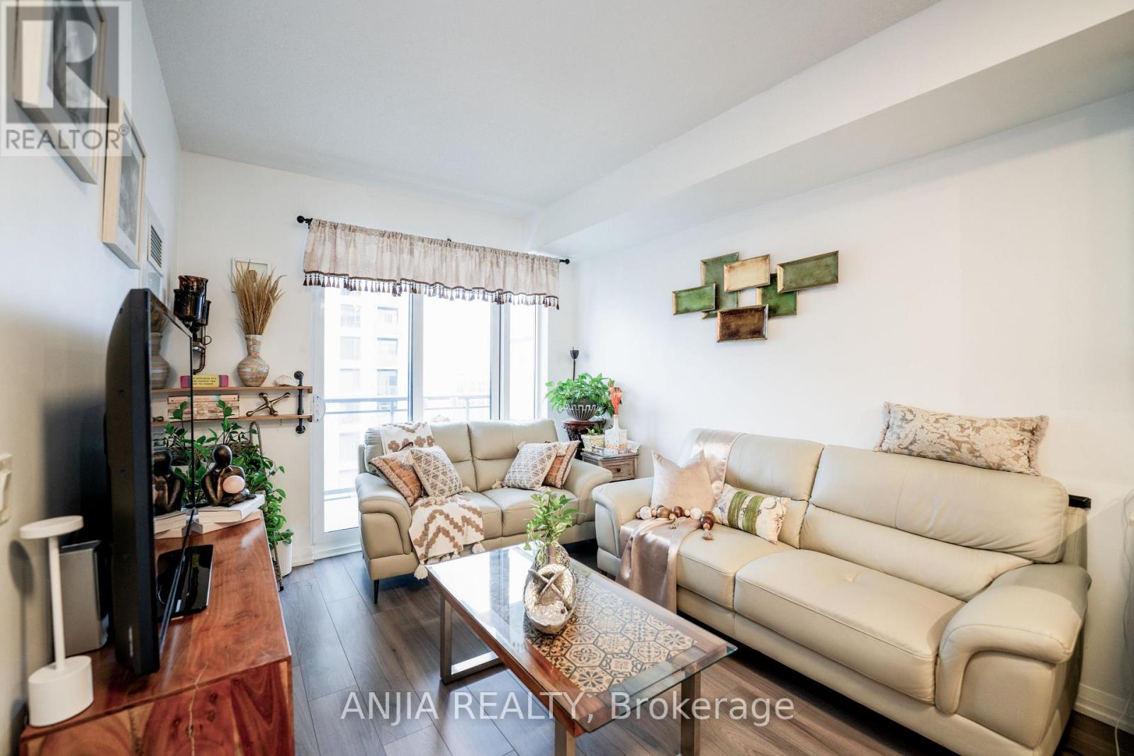 1406 - 50 Ann O'reilly Road, Toronto, Ontario  M2J 0C9 - Photo 5 - C12236608