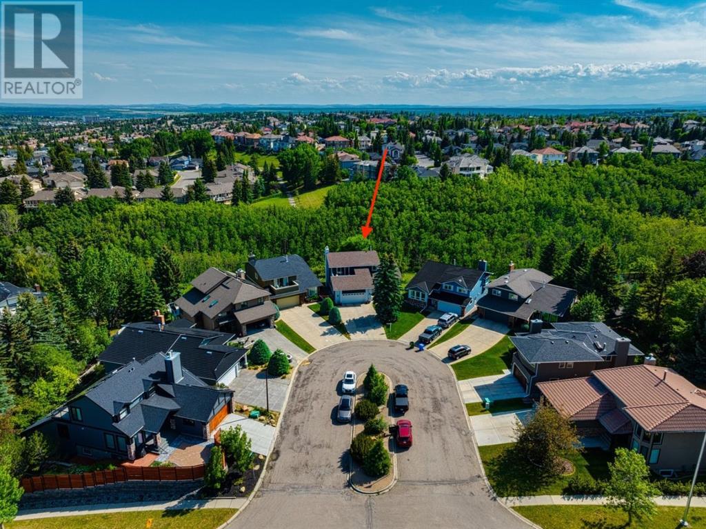 Property at 19 Strathcona Bay SW image 2