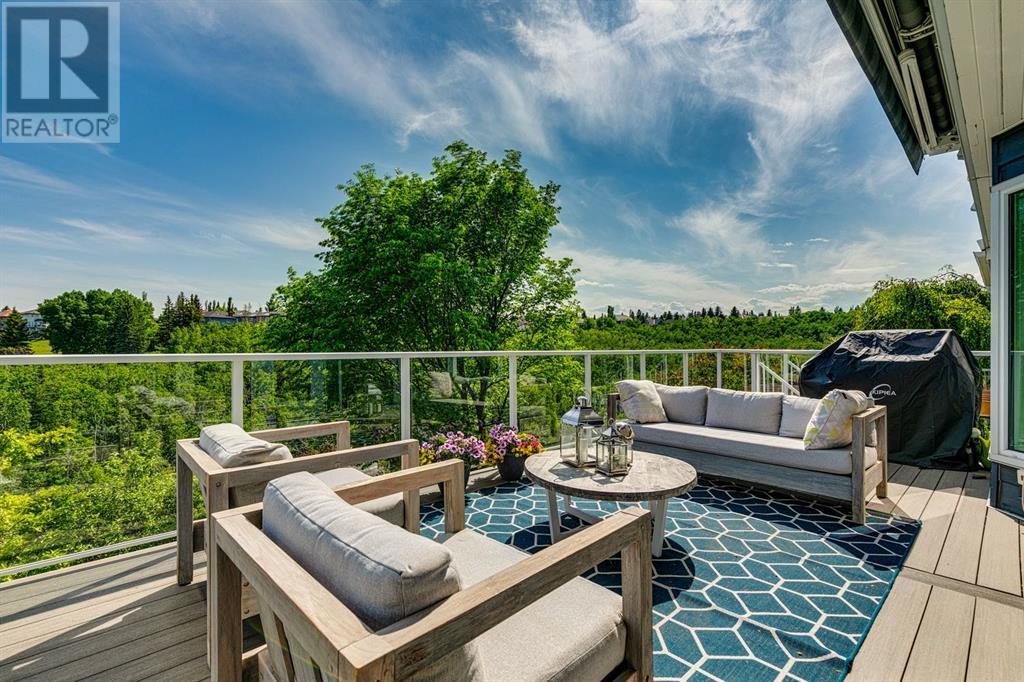 Property at 19 Strathcona Bay SW image 3
