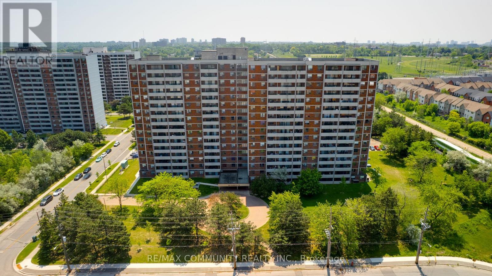1002 - 301 Prudential Drive, Toronto, Ontario  M1P 4V3 - Photo 2 - E12236679