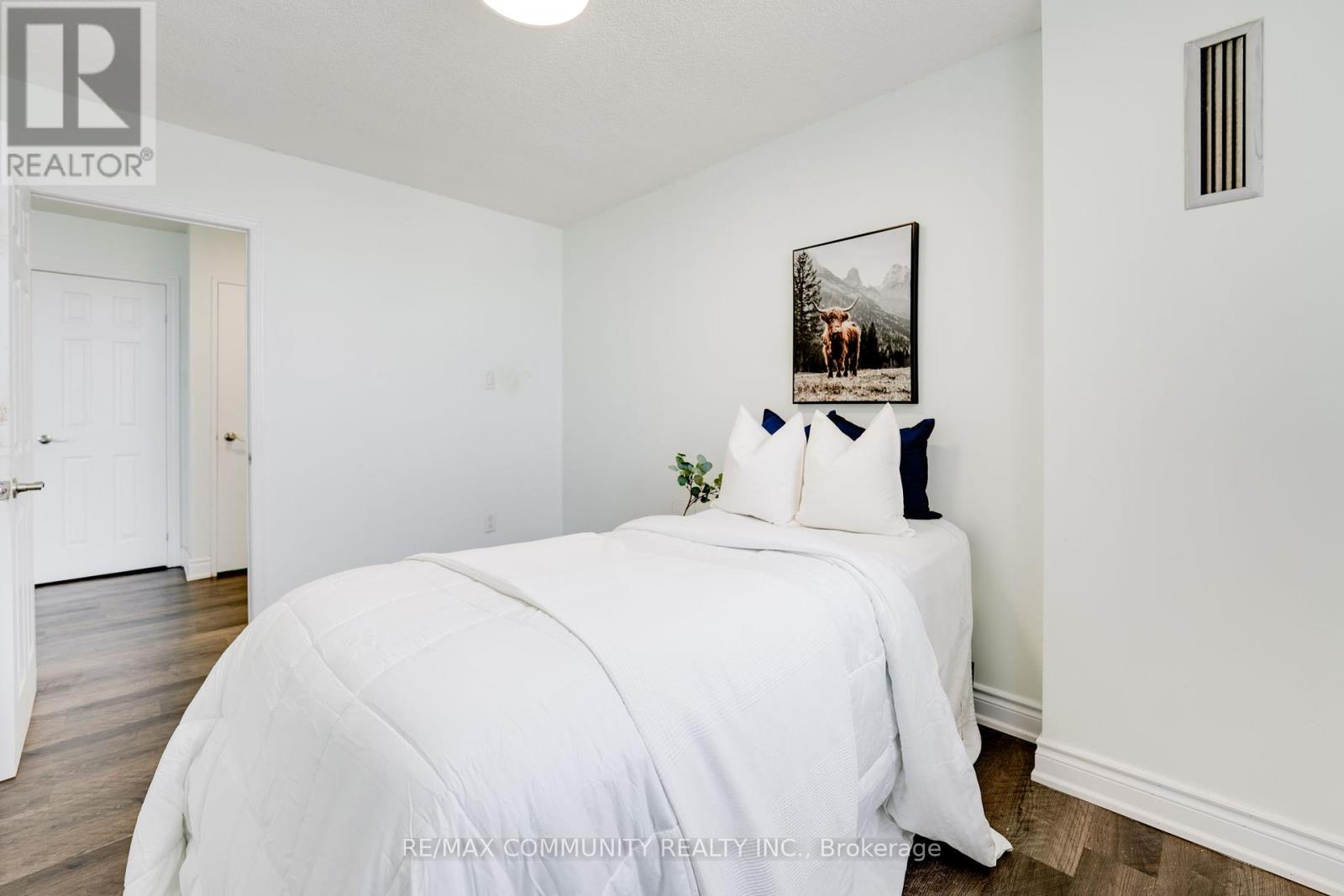 1002 - 301 Prudential Drive, Toronto, Ontario  M1P 4V3 - Photo 5 - E12236679