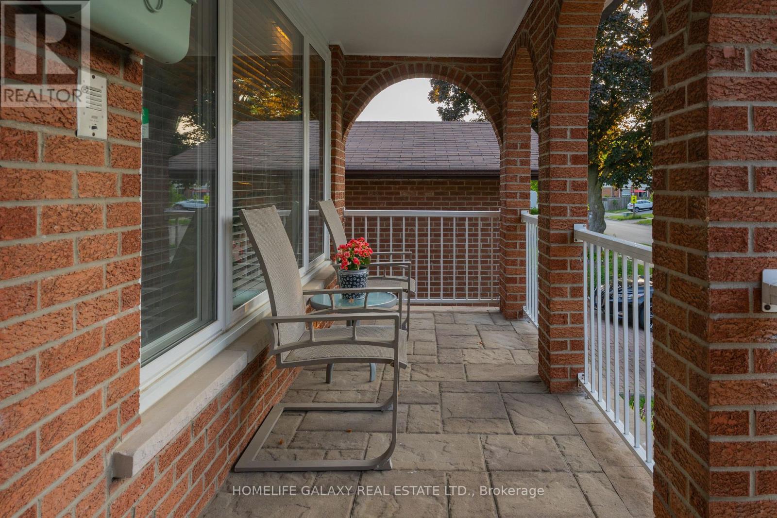 Property at 1471 FIELDLIGHT BOULEVARD image 4