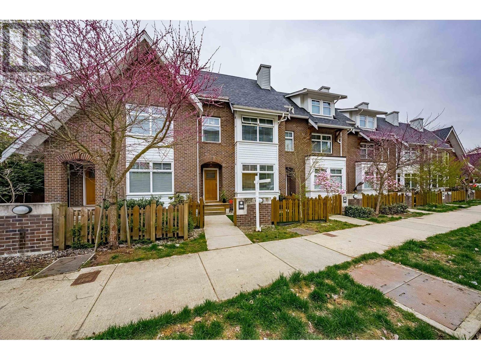 289 Salter Street, New Westminster, British Columbia  V3M 0J3 - Photo 2 - R3017546