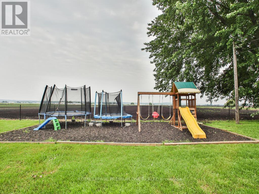 995 Canal Road, Bradford West Gwillimbury, Ontario  L3Z 2A6 - Photo 47 - N12236815